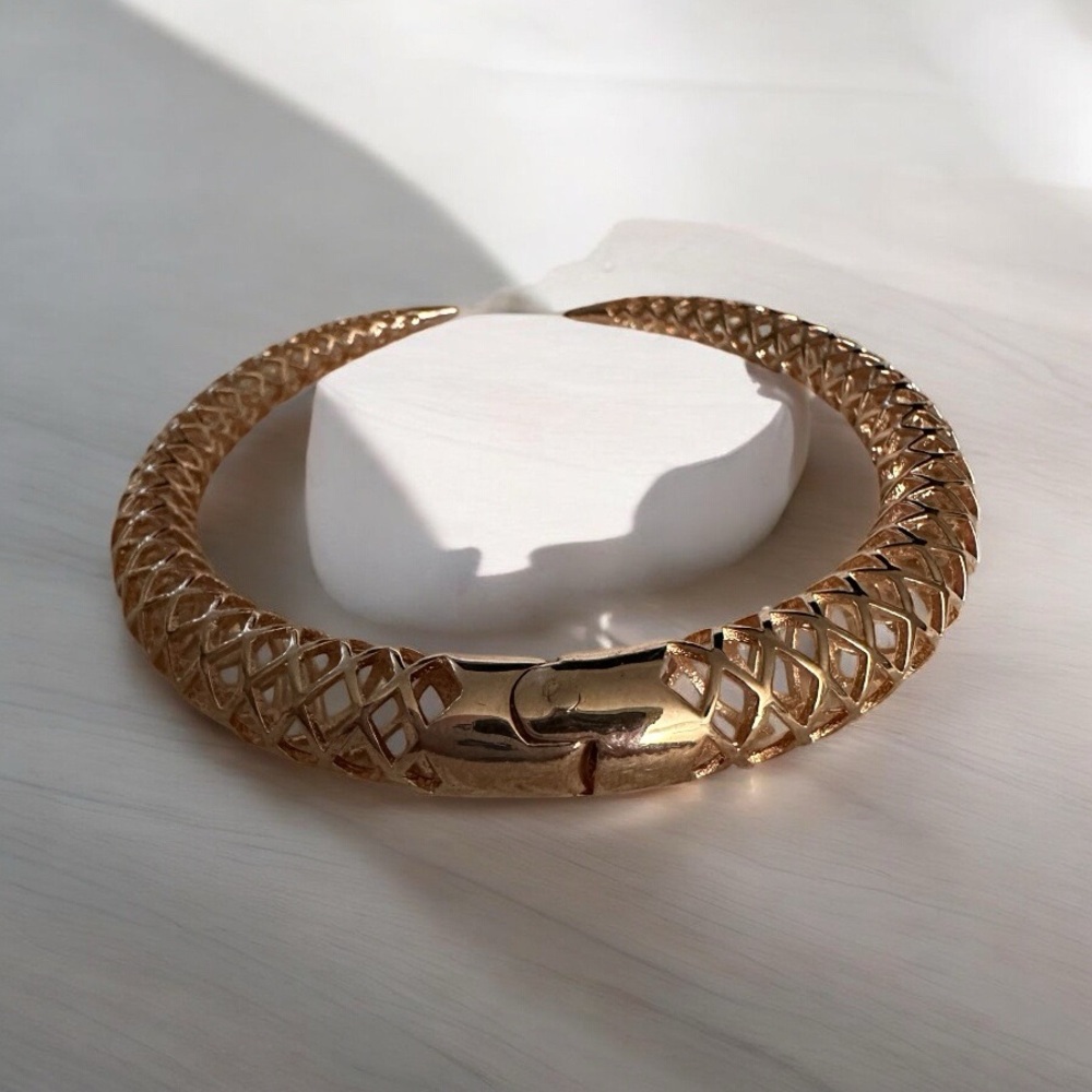 NWOT nOir Jewelry Bracelet Rose Gold with lattice design w/ box clasp